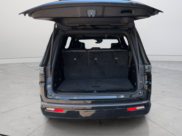 Used 2026 Jeep Grand Wagoneer 4WD w/ Premium Group I image 25