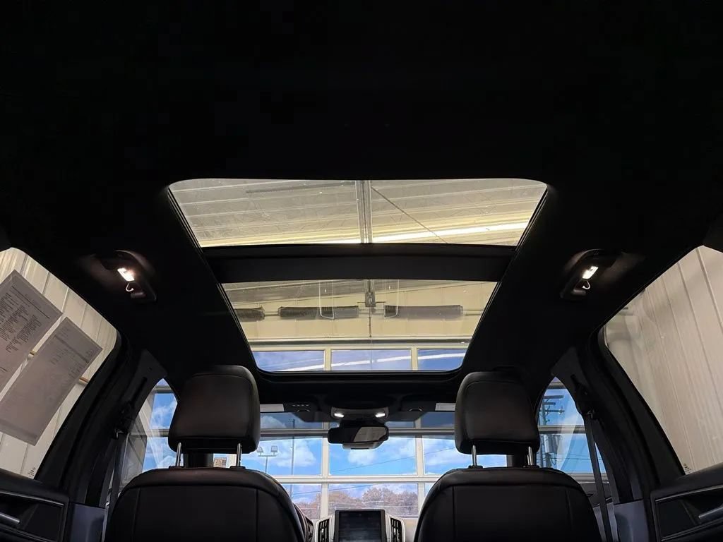 Used 2022 Ford Edge ST-Line w/ Cold Weather Package AWD/4WD image 18