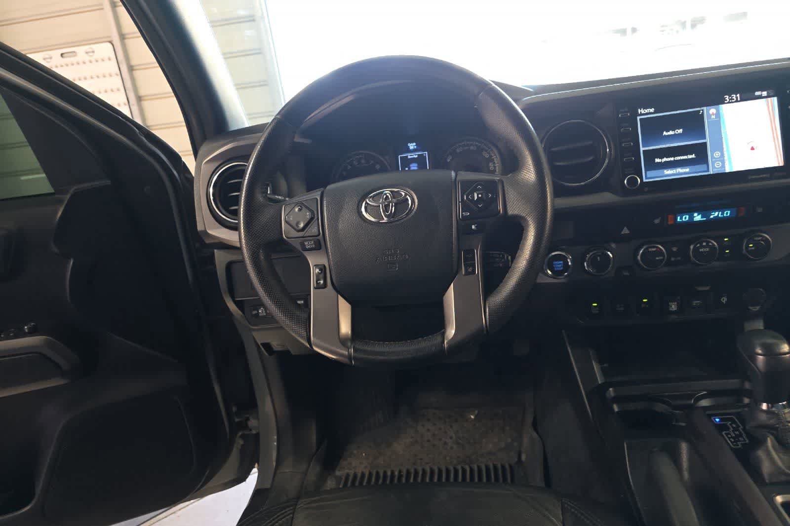 Used 2020 Toyota Tacoma TRD Off-Road w/ Technology Package AWD/4WD image 16
