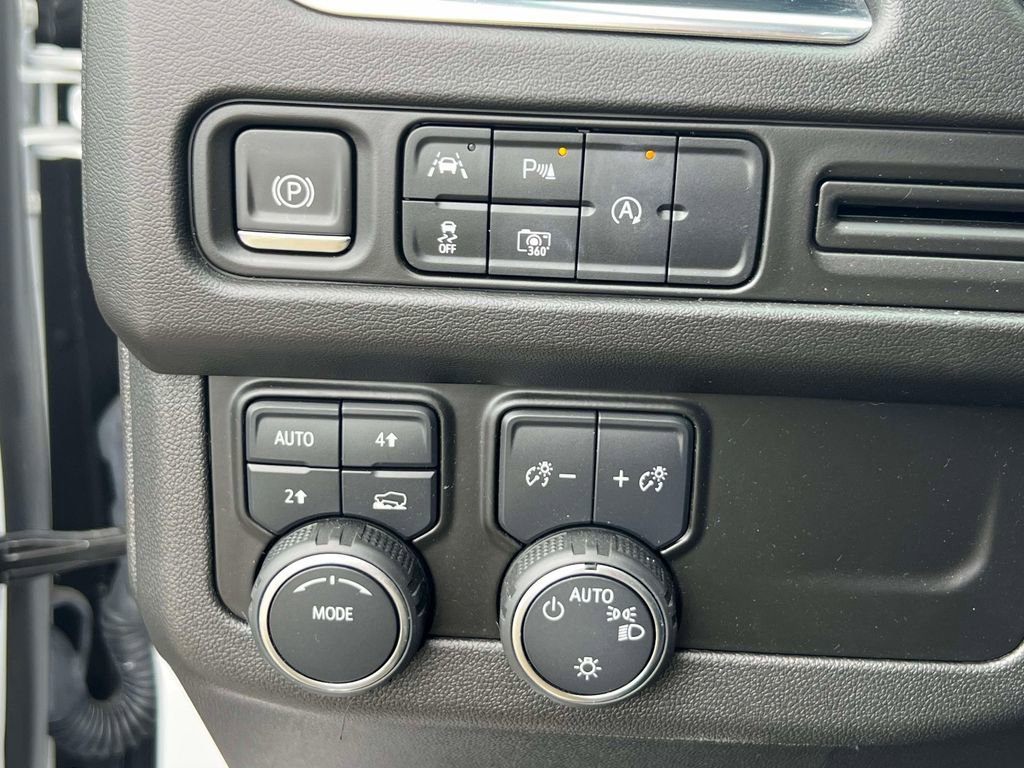 Used 2023 Chevrolet Tahoe RST w/ Sport Performance Package AWD/4WD image 23