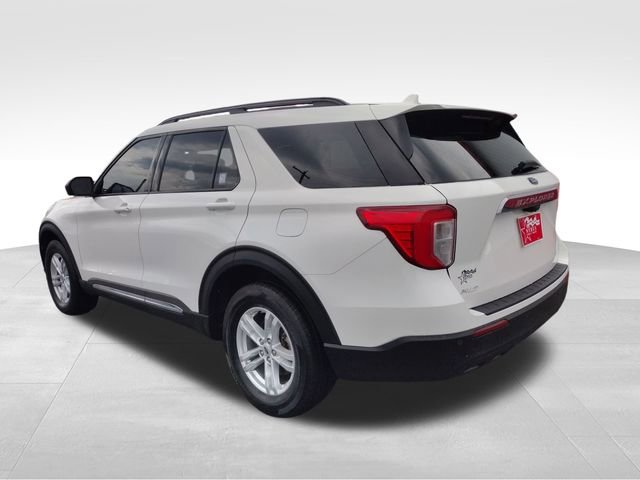 Used 2022 Ford Explorer XLT image 4