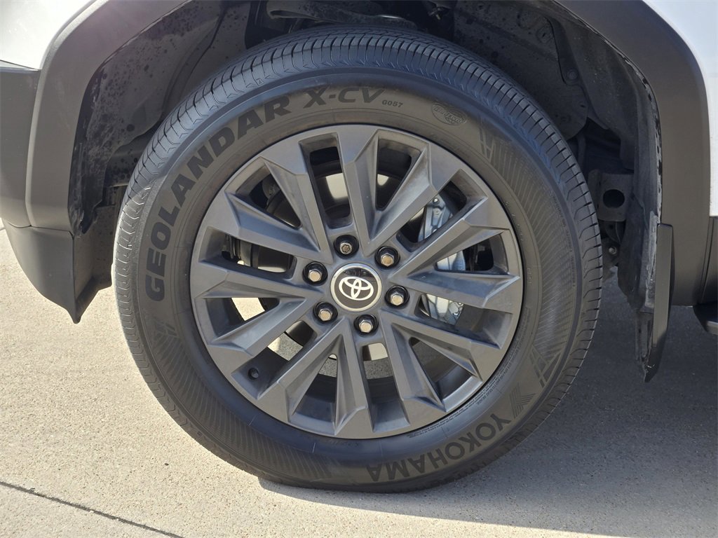 Used 2025 Toyota Land Cruiser image 18