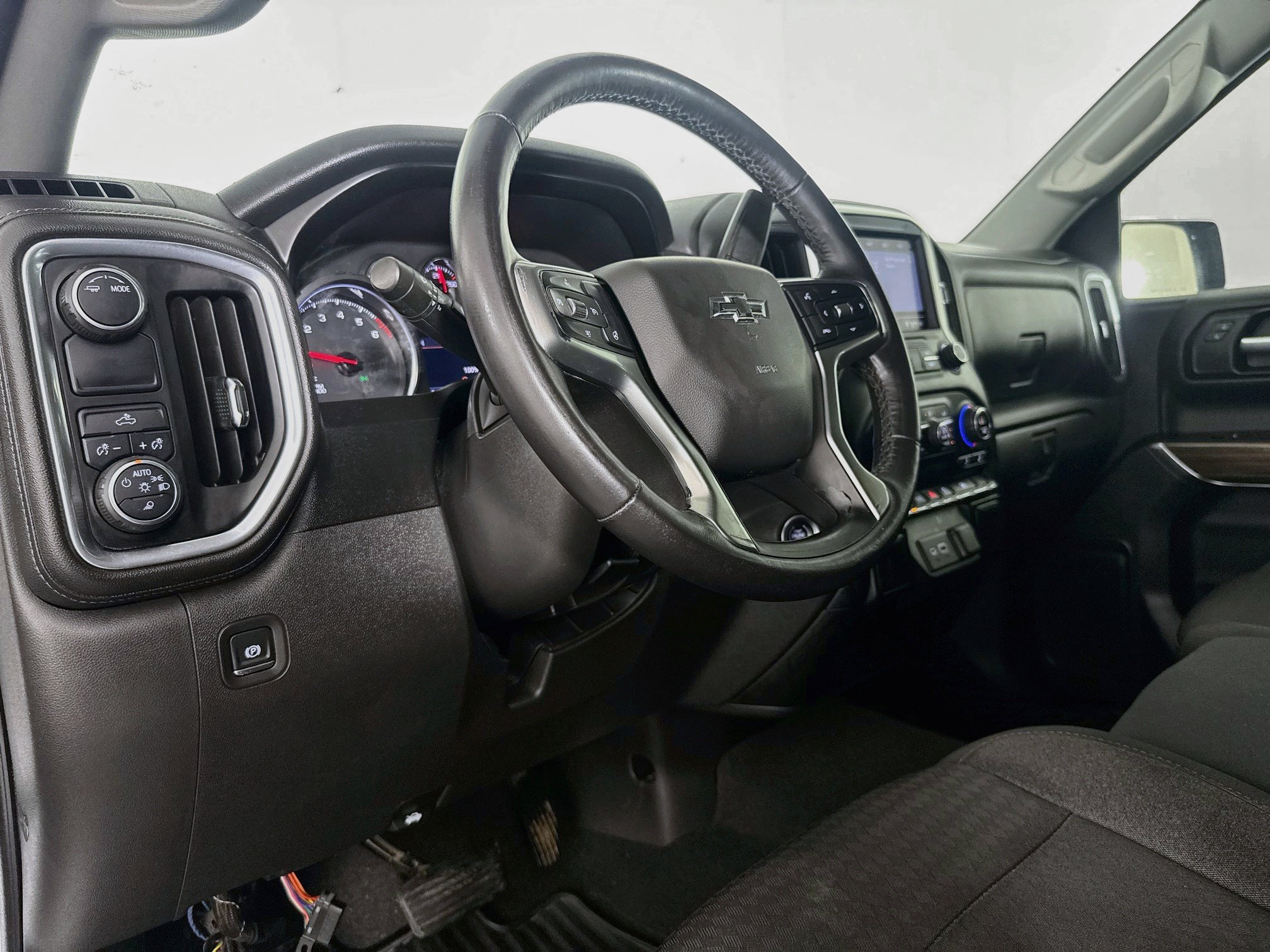 Used 2020 Chevrolet Silverado 1500 LT w/ Texas Edition RWD image 20