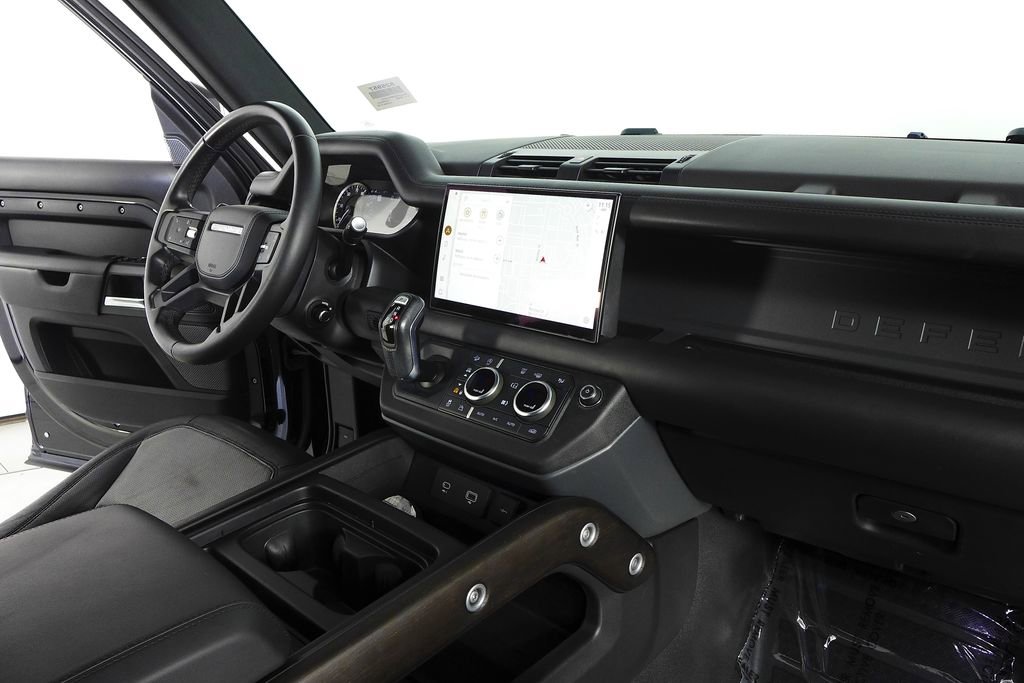 Used 2023 Land Rover Defender 110 X-Dynamic SE image 13