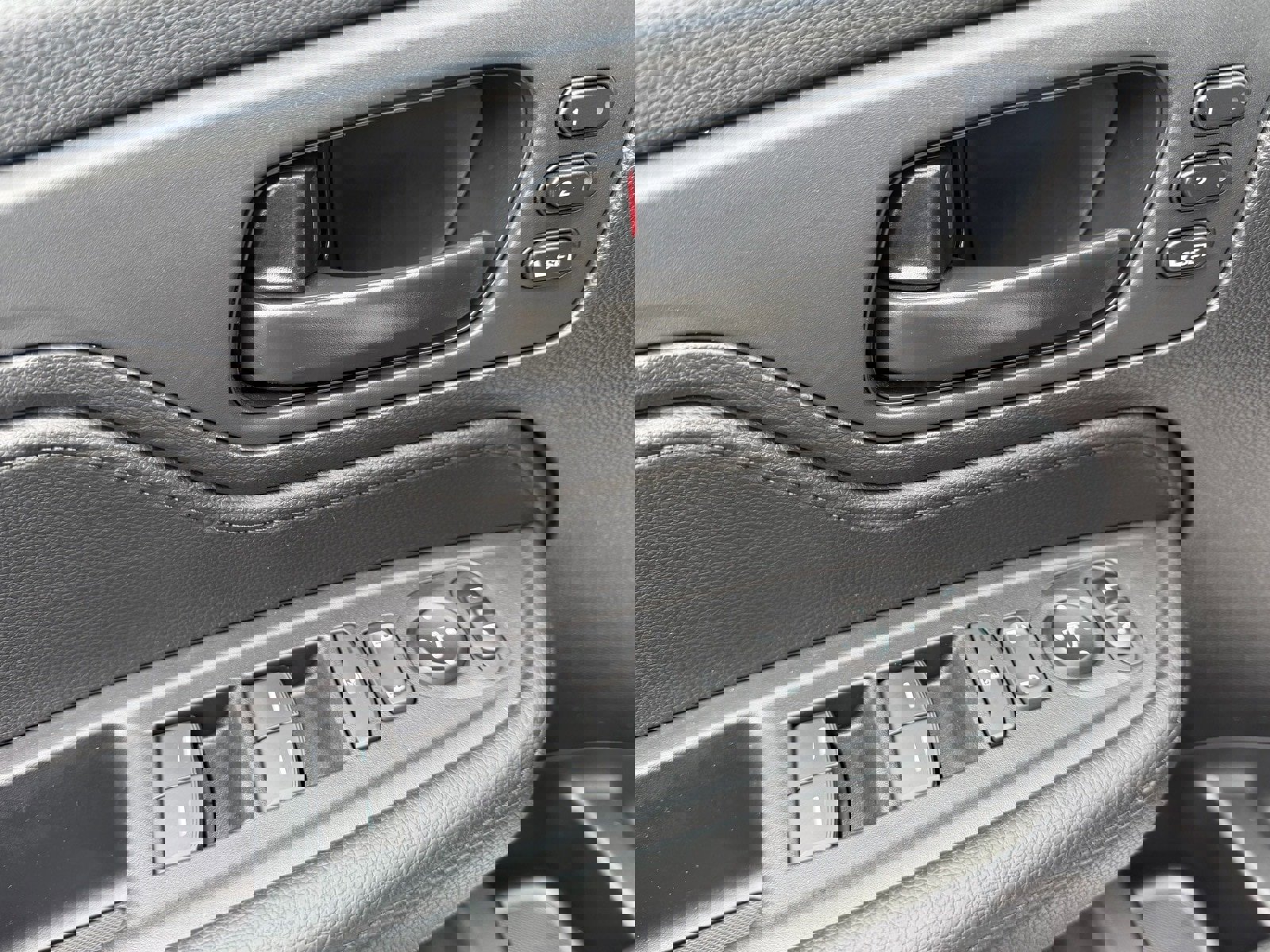 Used 2025 Honda Odyssey Sport-L image 28