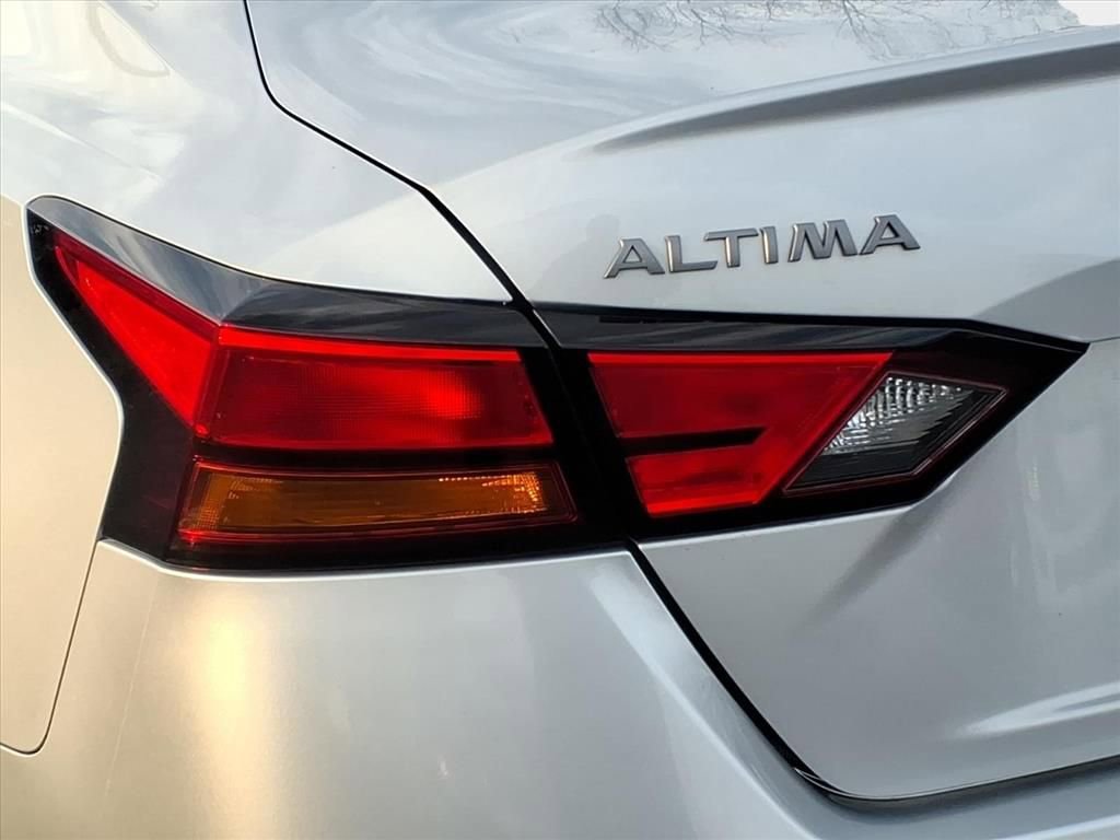 Used 2024 Nissan Altima 2.5 SV image 31