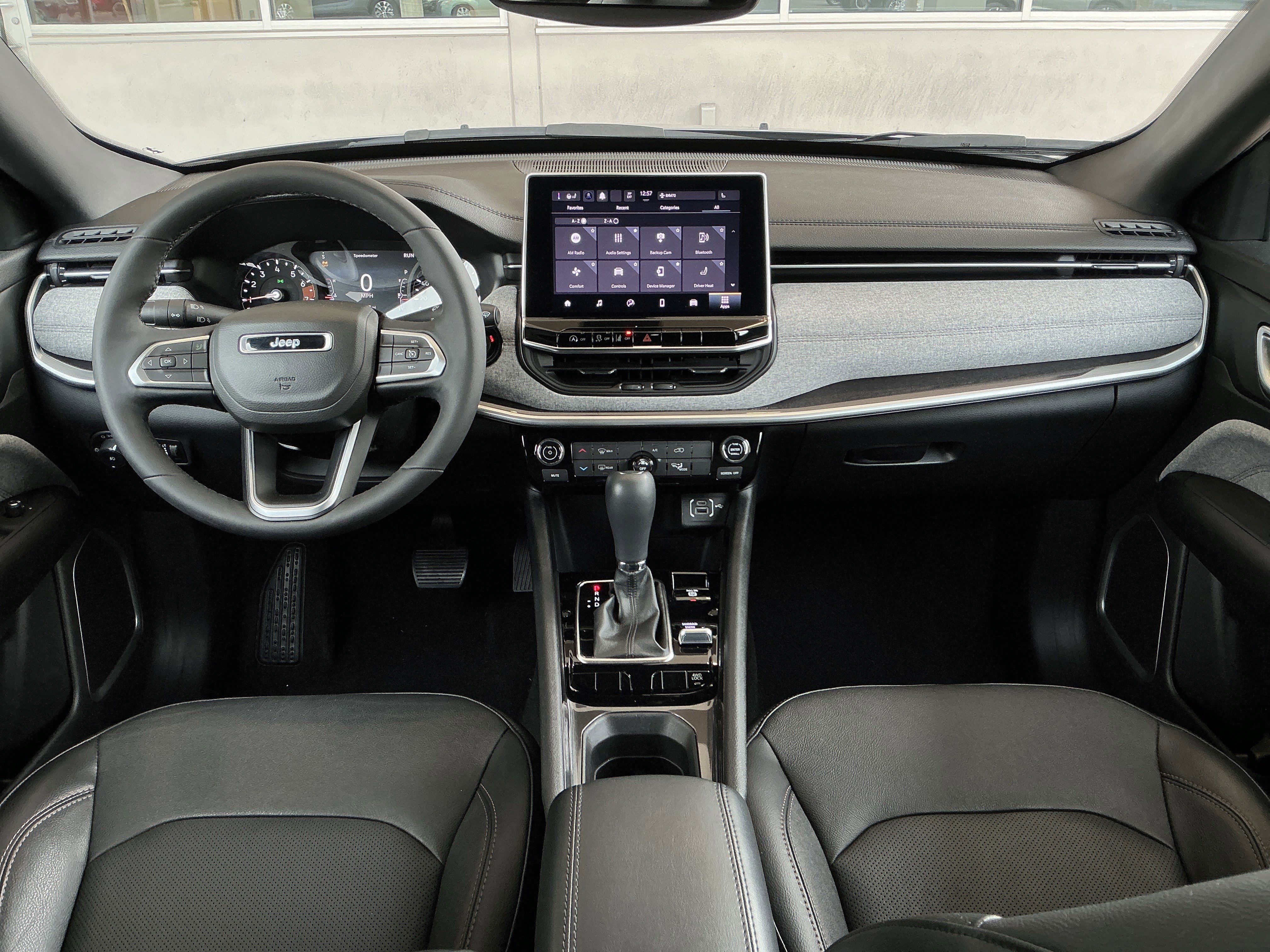 Used 2023 Jeep Compass Latitude image 4