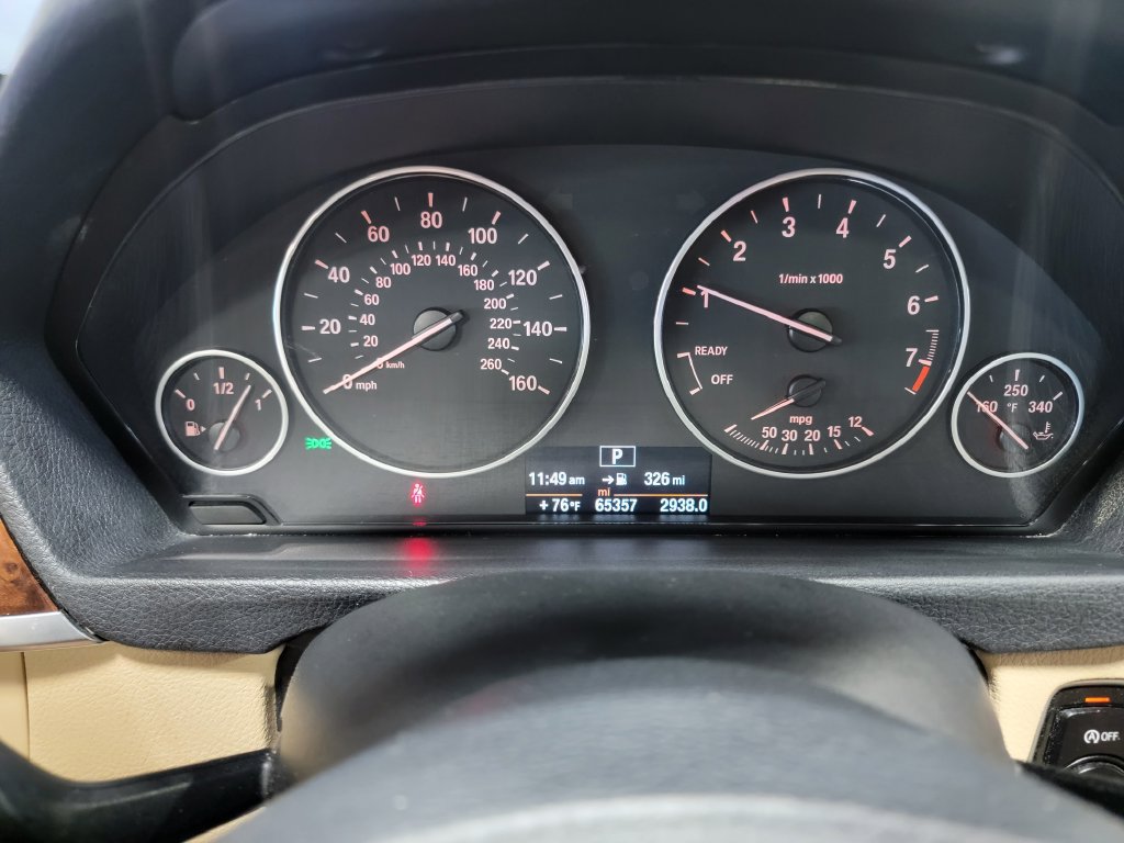 Used 2014 BMW 320i xDrive Sedan AWD/4WD image 18