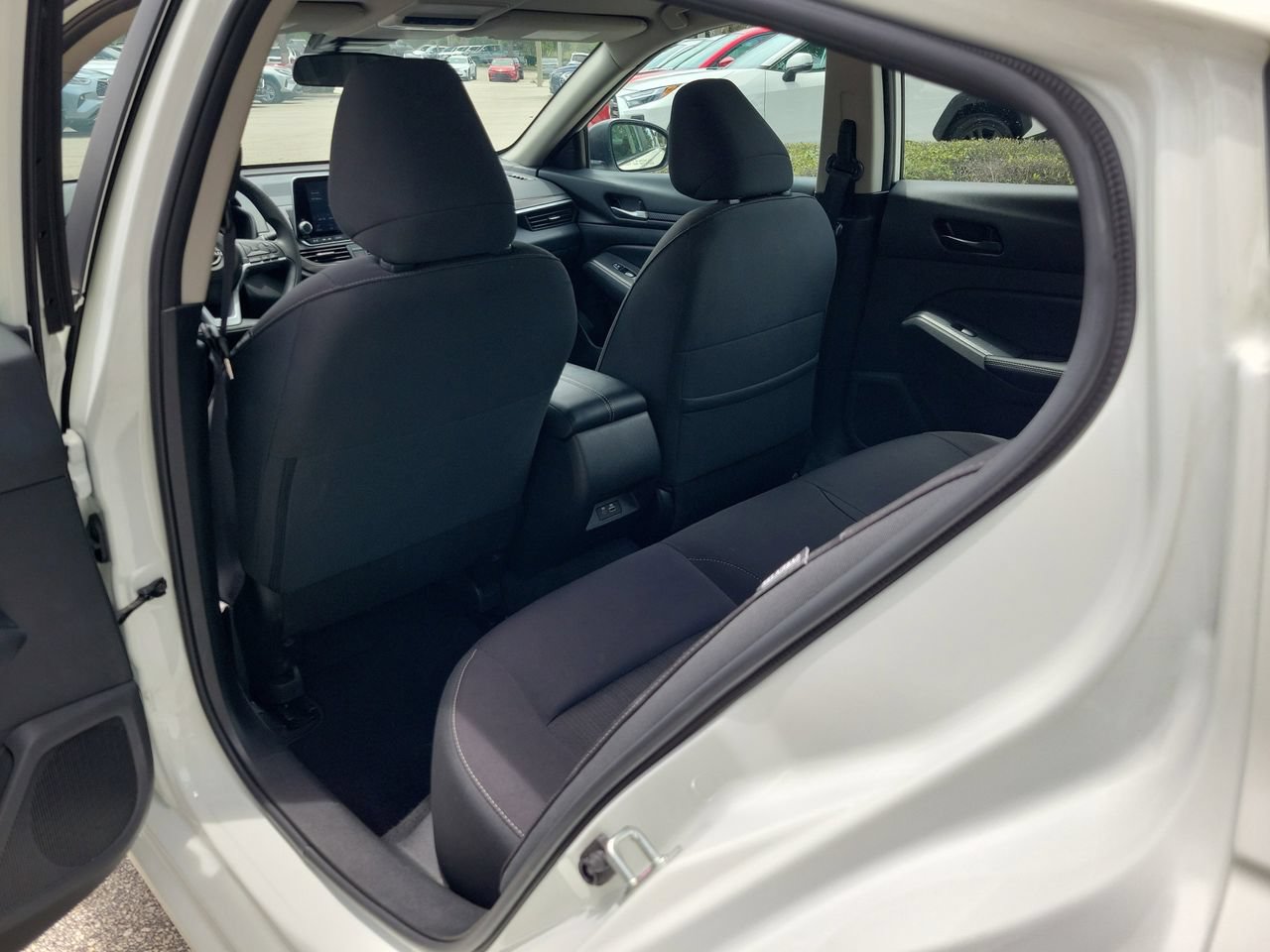 Used 2025 Nissan Altima 2.5 SV FWD image 8
