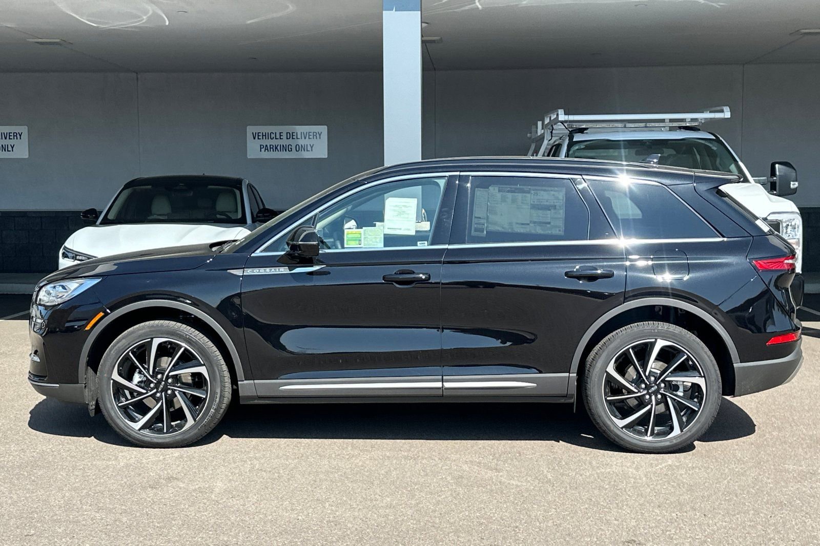 New 2025 Lincoln Corsair Reserve w/ Equipment Group 202A image 6