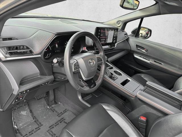 Used 2022 Toyota Sienna XSE w/ XSE Plus Package image 10