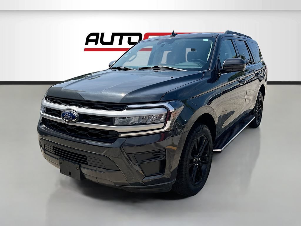 Used 2023 Ford Expedition XLT RWD image 3