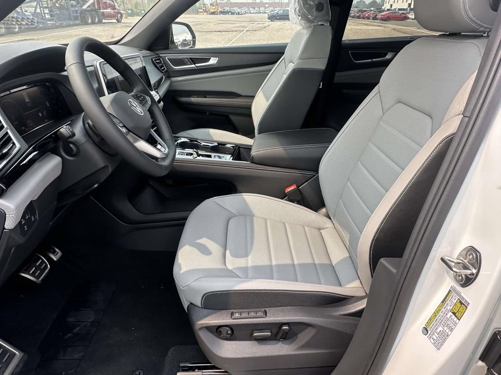 New 2026 Volkswagen Atlas Cross Sport SEL R-Line AWD/4WD image 13