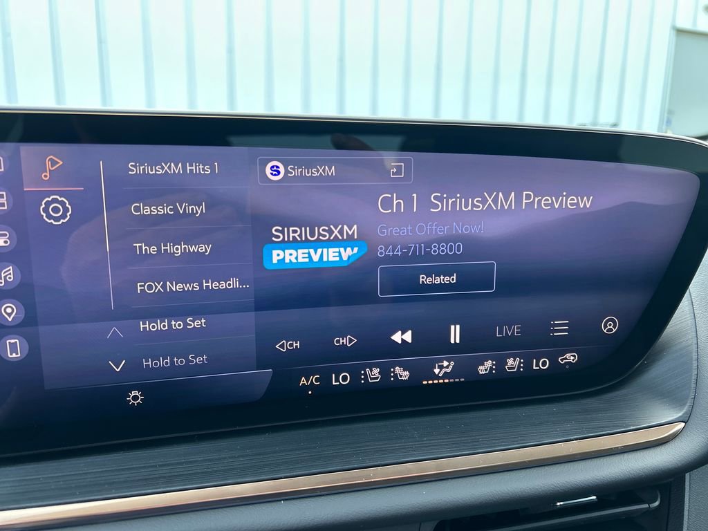 Certified 2025 Buick Envision Avenir image 29