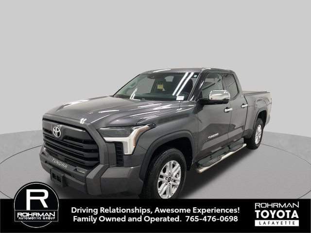 Used 2022 Toyota Tundra SR5 w/ SR5 Convenience Package AWD/4WD image 2