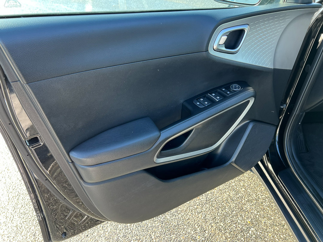 Used 2024 Kia Soul LX w/ Option Group 015 image 11