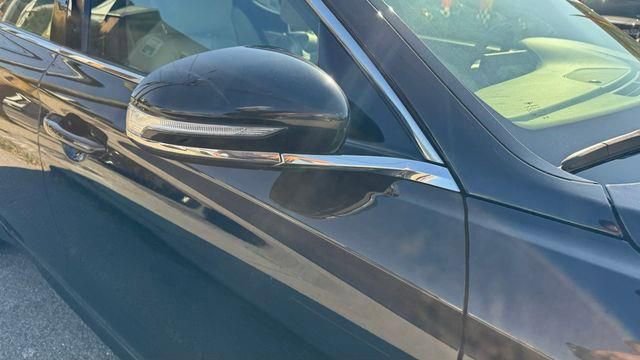 Used 2023 Genesis G70 2.0T image 13