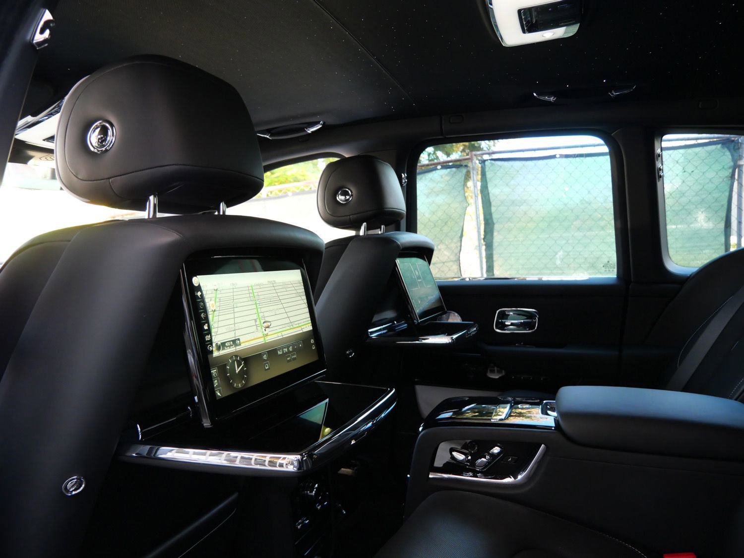 Certified 2022 Rolls-Royce Cullinan Black Badge w/ Dark Exterior Package image 35