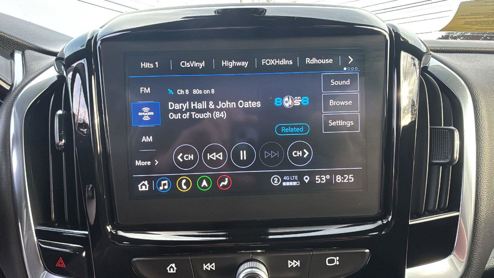 Used 2024 Chevrolet Traverse RS image 18