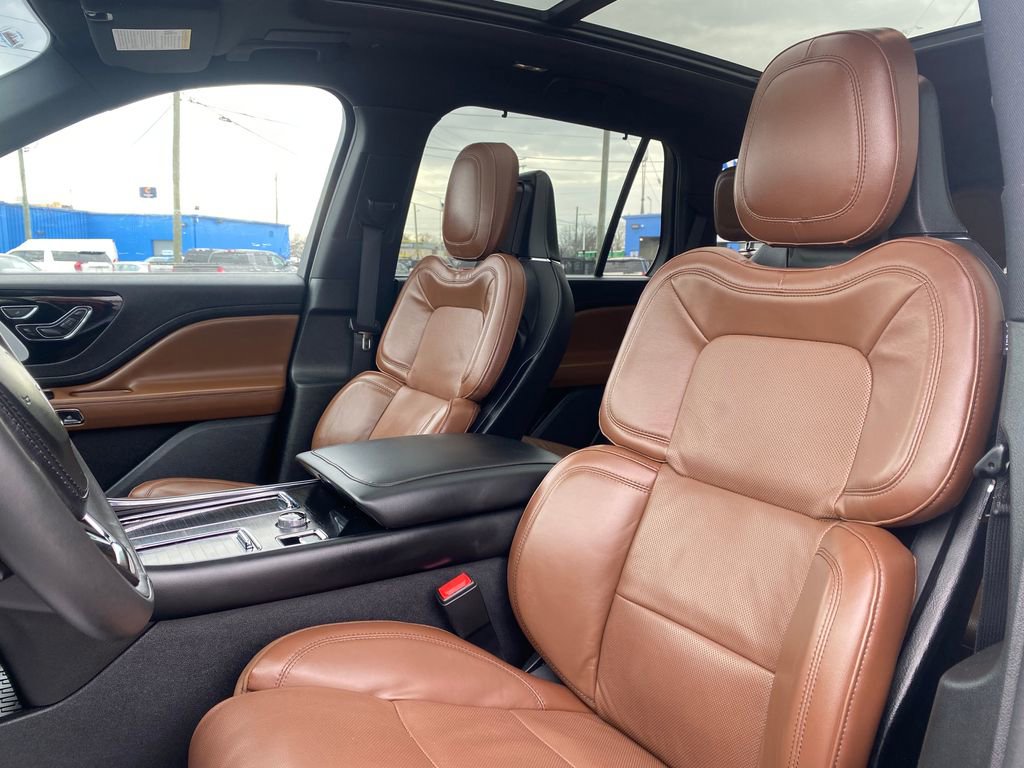 Used 2024 Lincoln Aviator Reserve w/ Equipment Group 201A image 10