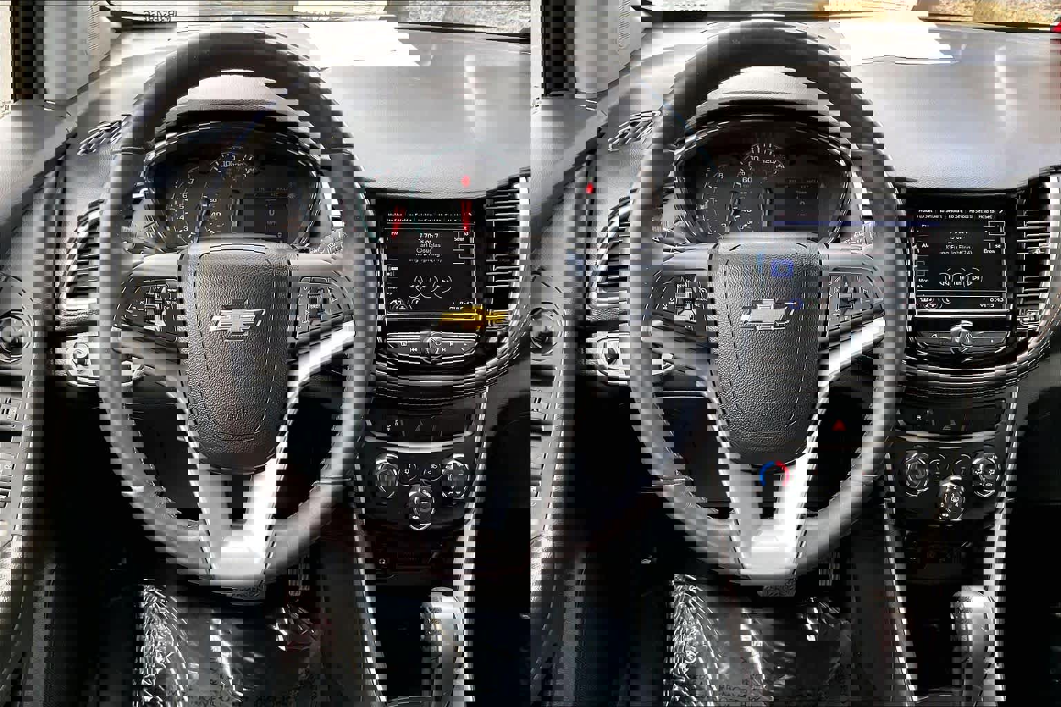 Used 2021 Chevrolet Trax LT w/ LT Convenience Package image 5