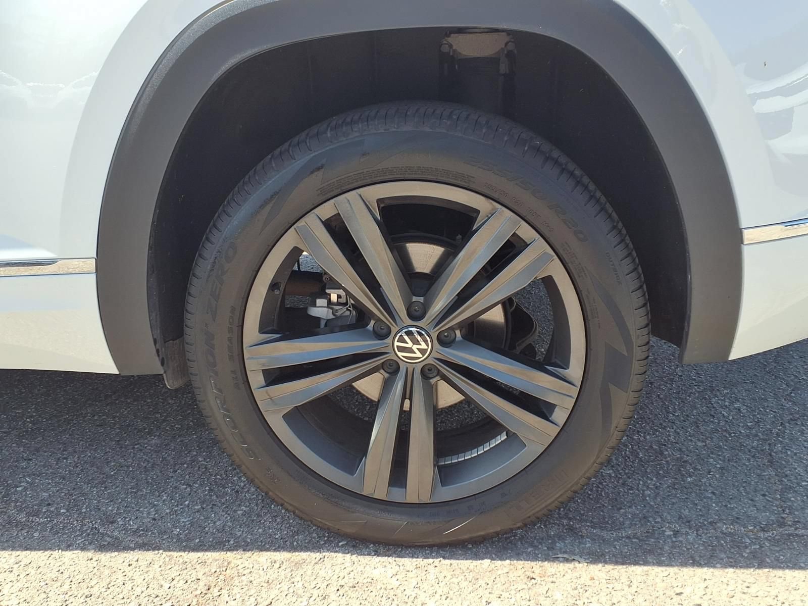 Certified 2022 Volkswagen Atlas Cross Sport SEL R-Line AWD/4WD image 5