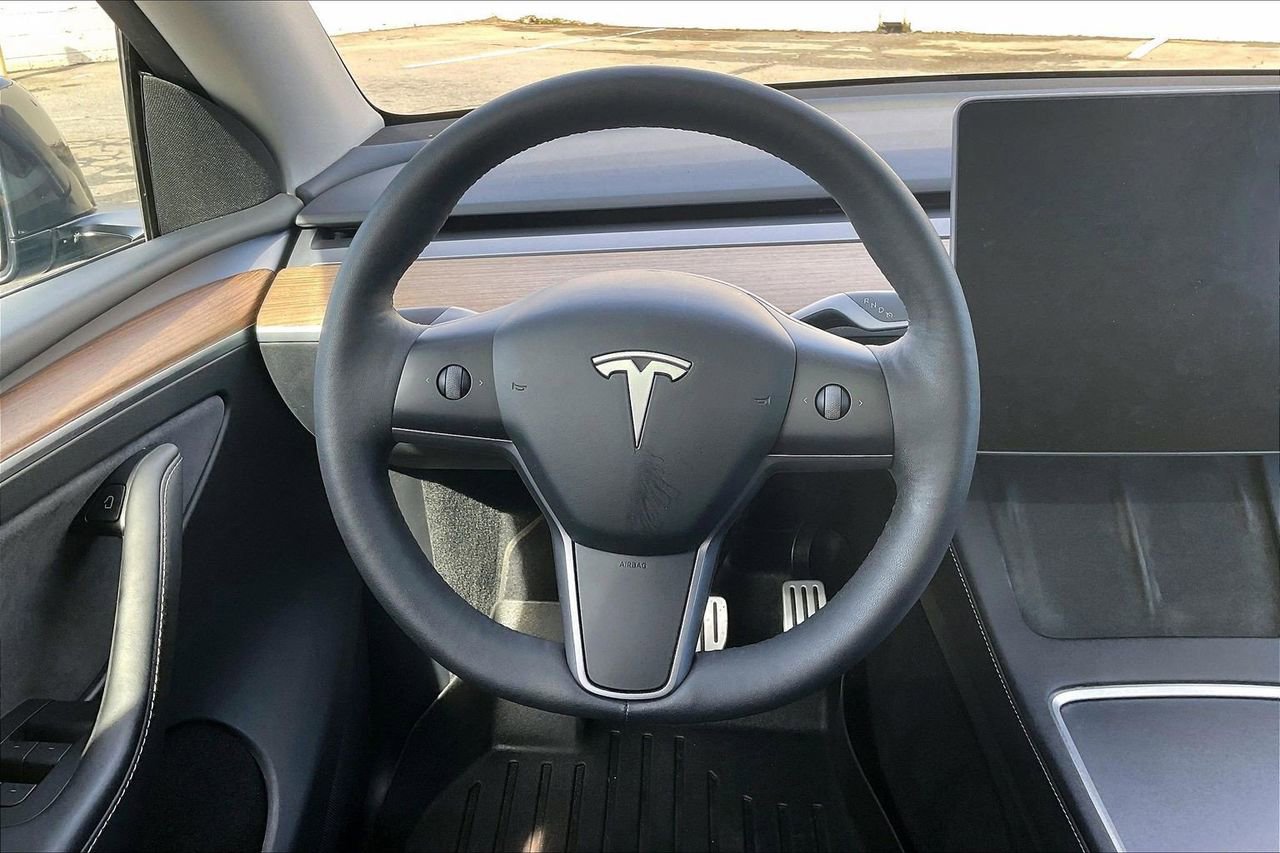 Used 2024 Tesla Model Y Performance image 10