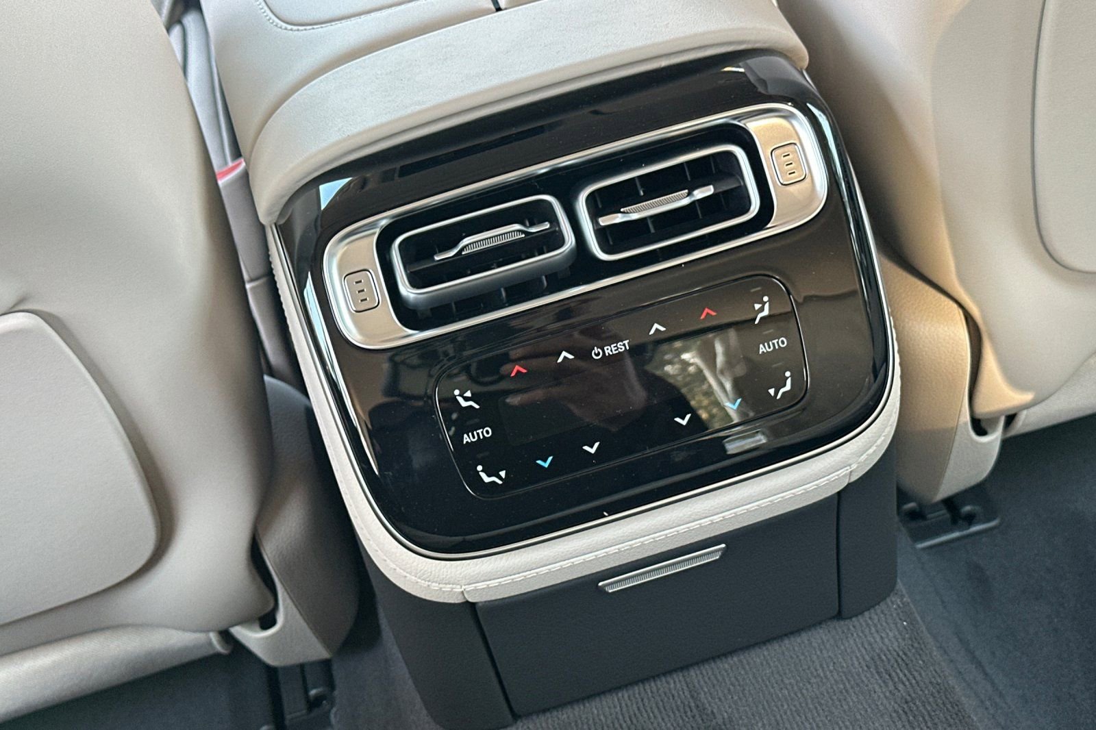 New 2026 Mercedes-Benz S 580 4MATIC Sedan image 26