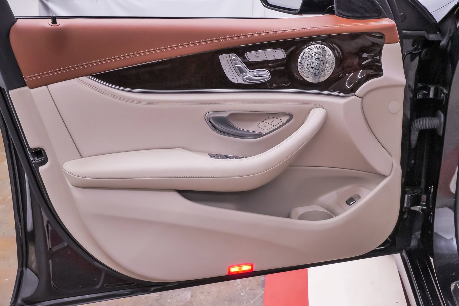 Used 2022 Mercedes-Benz E 350 Sedan image 30