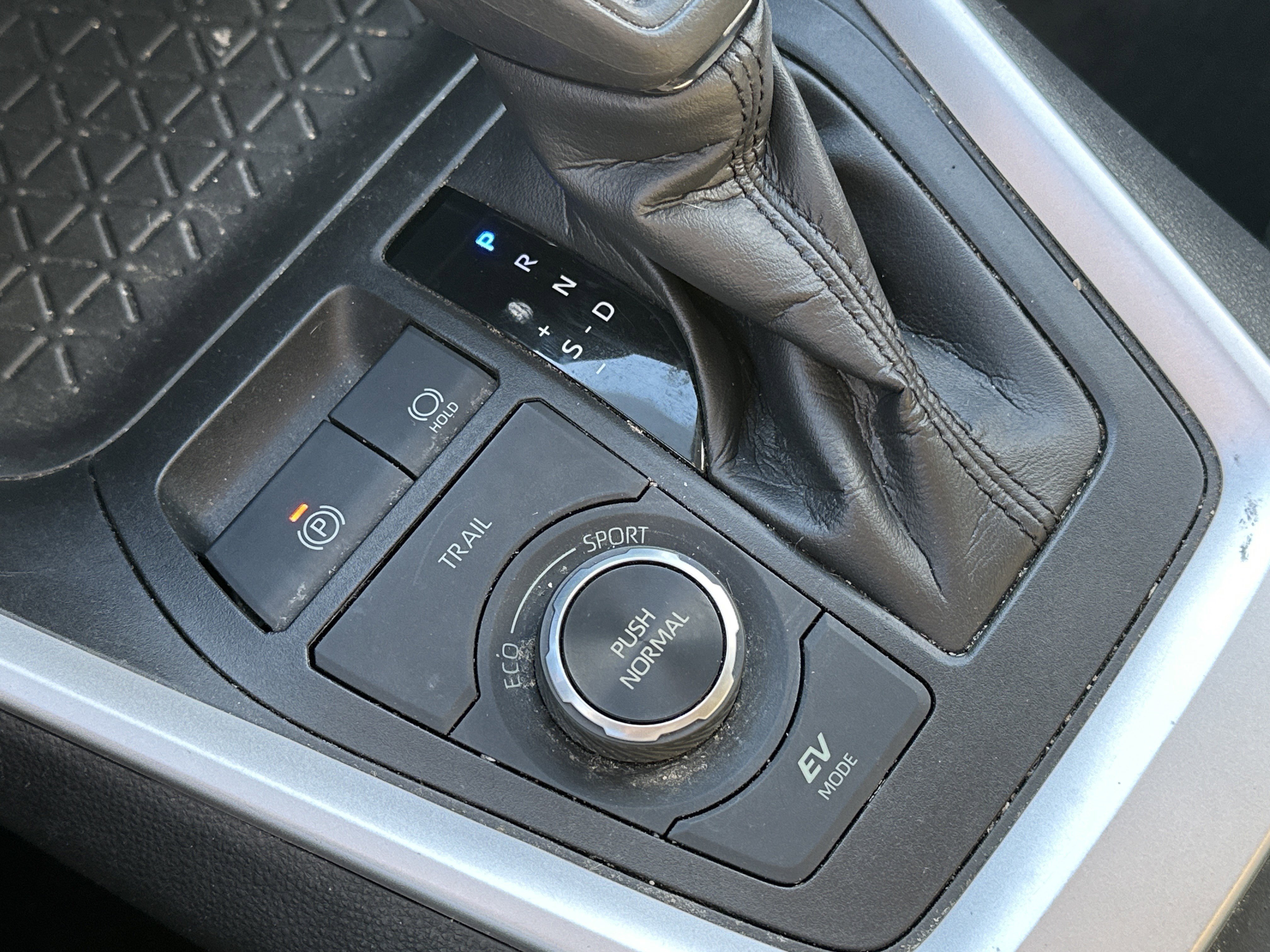 Certified 2021 Toyota RAV4 LE image 23