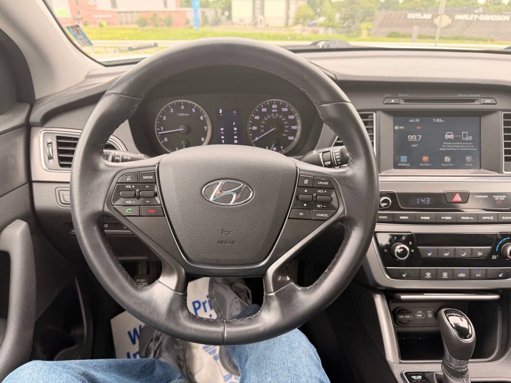 Used 2017 Hyundai Sonata Sport w/ Value Edition Package 02 FWD image 16