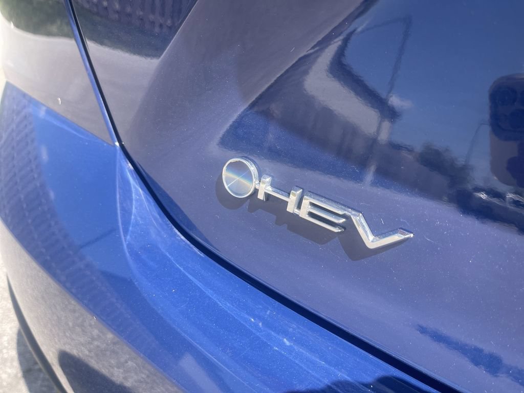Used 2025 Toyota Camry SE FWD image 4