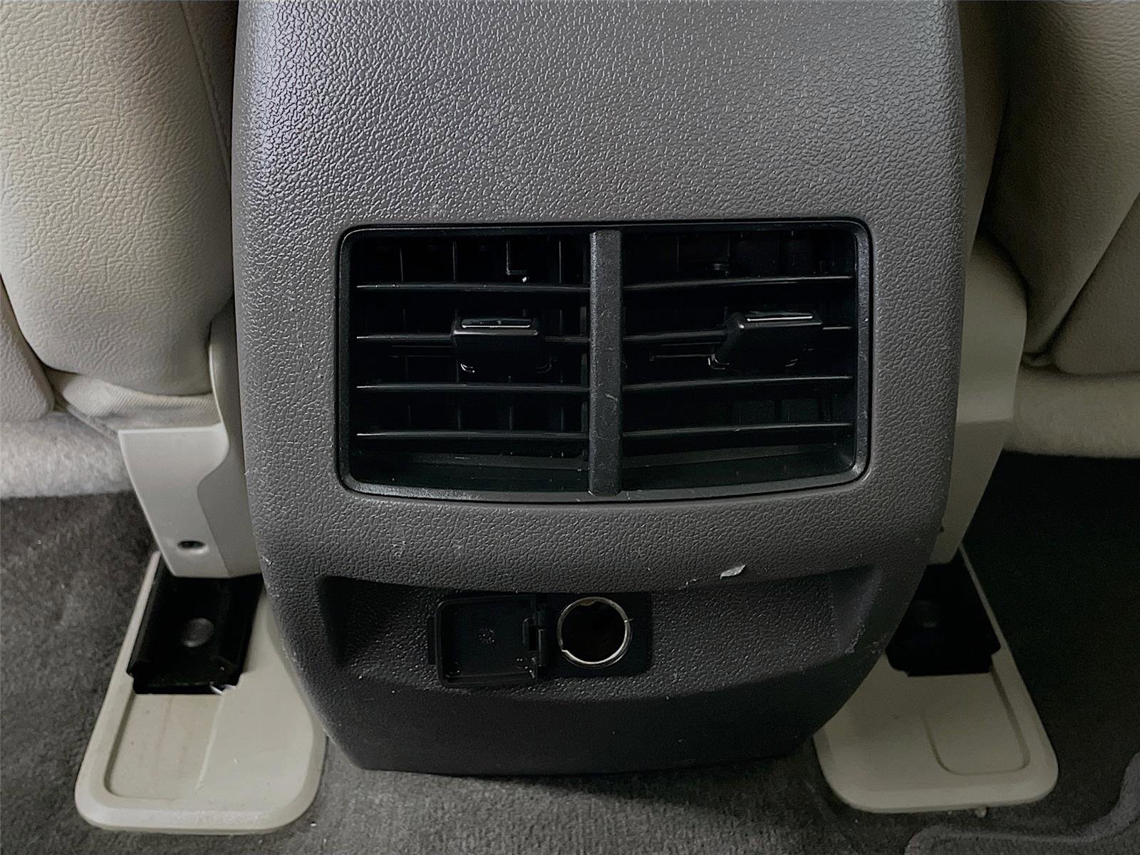 Used 2013 Ford Edge SEL image 28