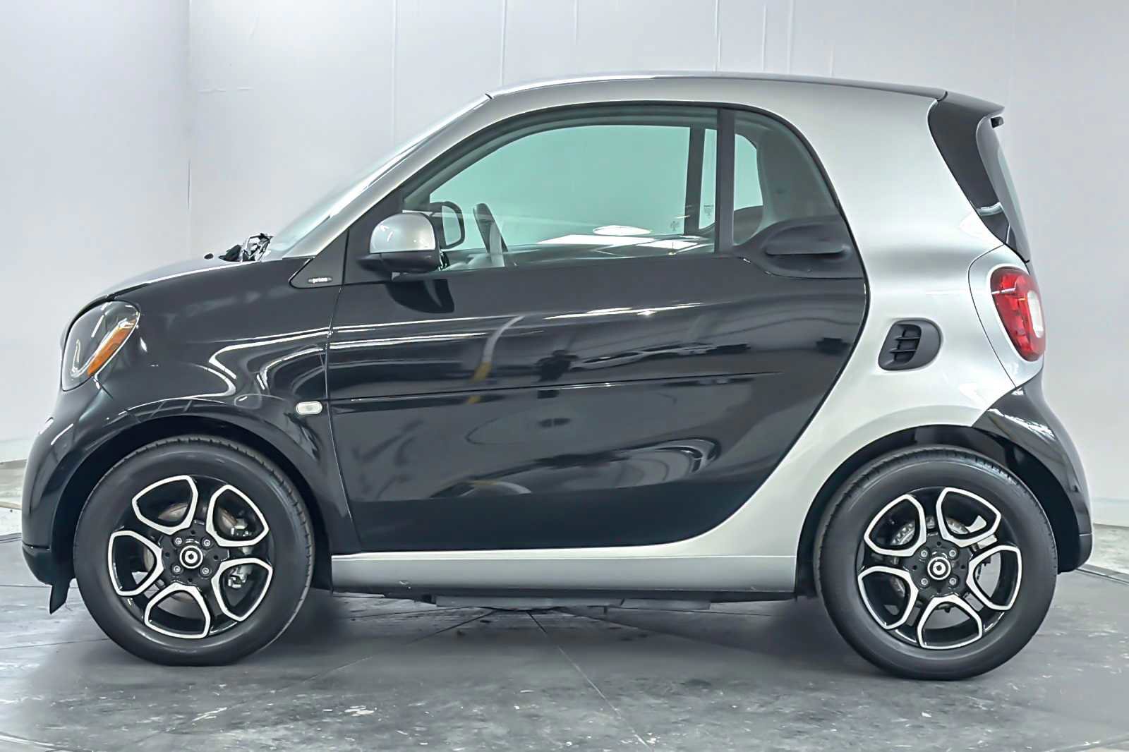 Used 2018 smart fortwo electric drive image 4
