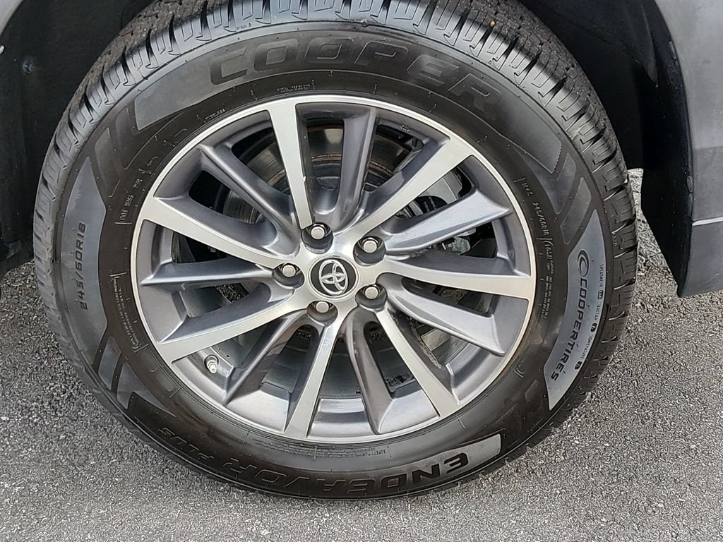 Used 2019 Toyota Highlander XLE FWD image 15