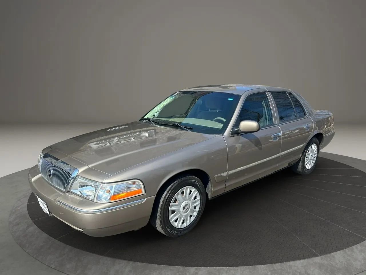 Used 2005 Mercury Grand Marquis GS image 9