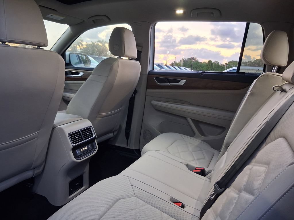 New 2026 Volkswagen Atlas SE FWD image 5