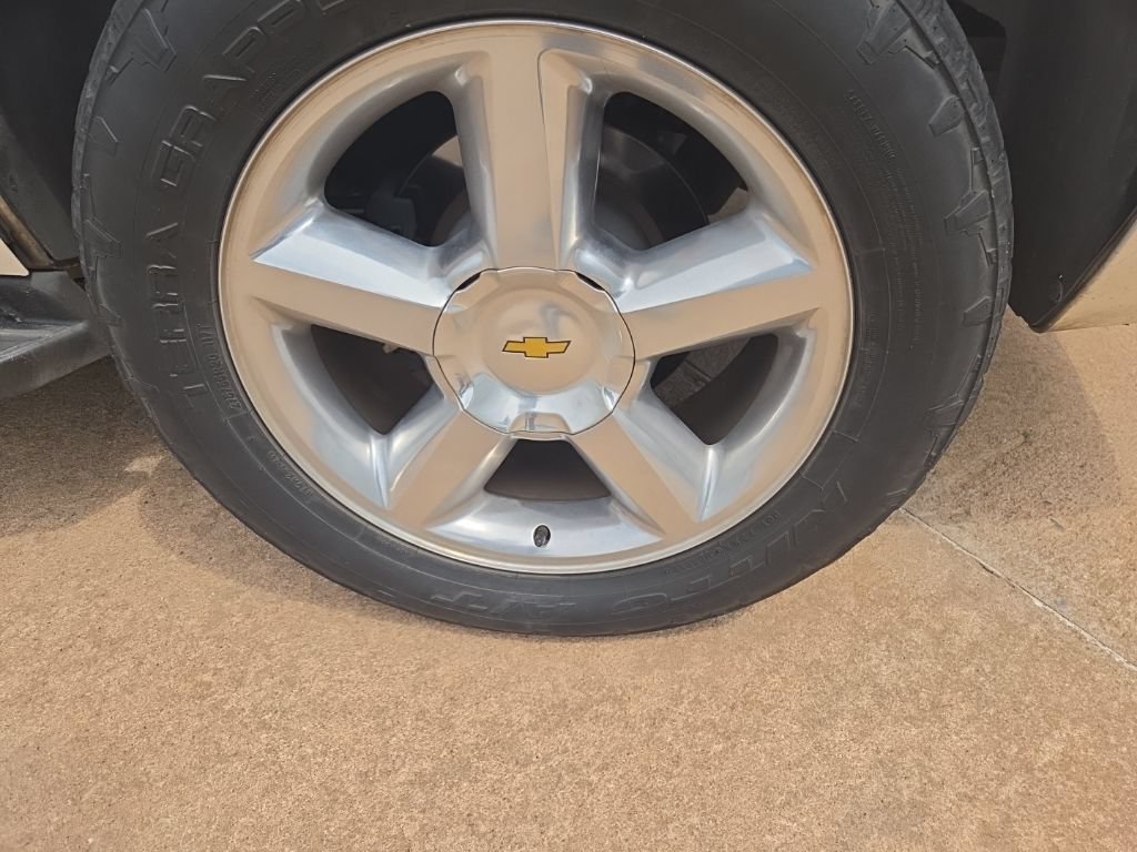 Used 2013 Chevrolet Tahoe LTZ RWD image 9