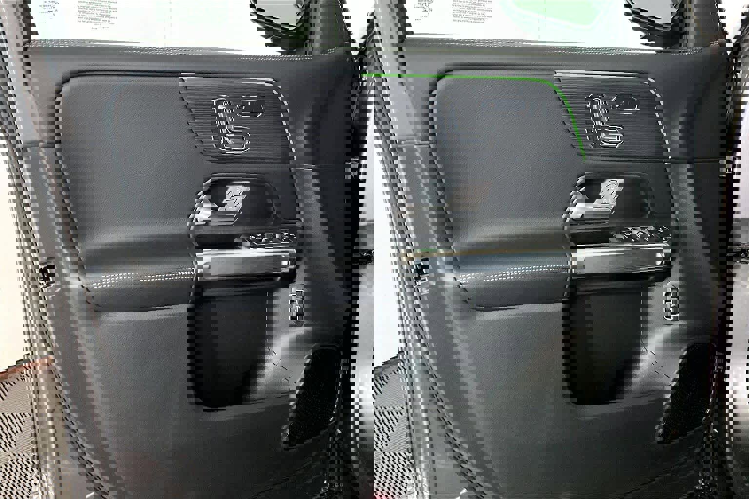 New 2026 Mercedes-Benz GLB 250 4MATIC image 12