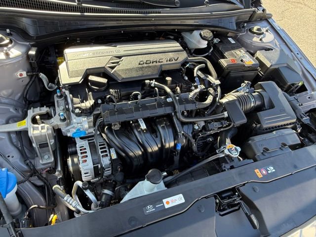 Certified 2025 Hyundai Elantra Sport image 29