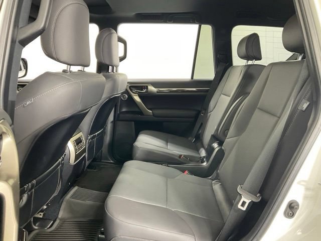 Used 2021 Lexus GX 460 Premium w/ Accessory Package AWD/4WD image 32