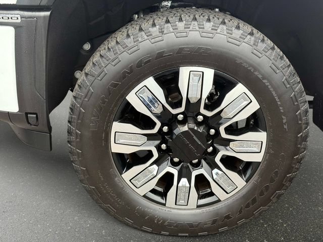 Used 2025 GMC Sierra 2500 Denali w/ Denali Reserve Package AWD/4WD image 10