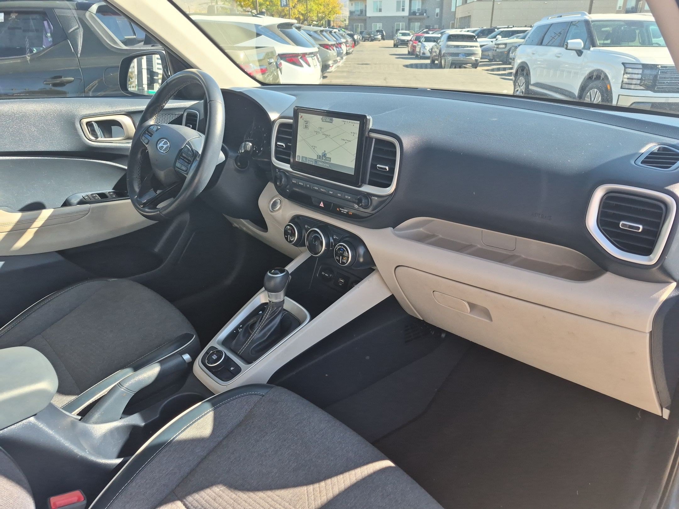 Used 2021 Hyundai Venue FWD image 31