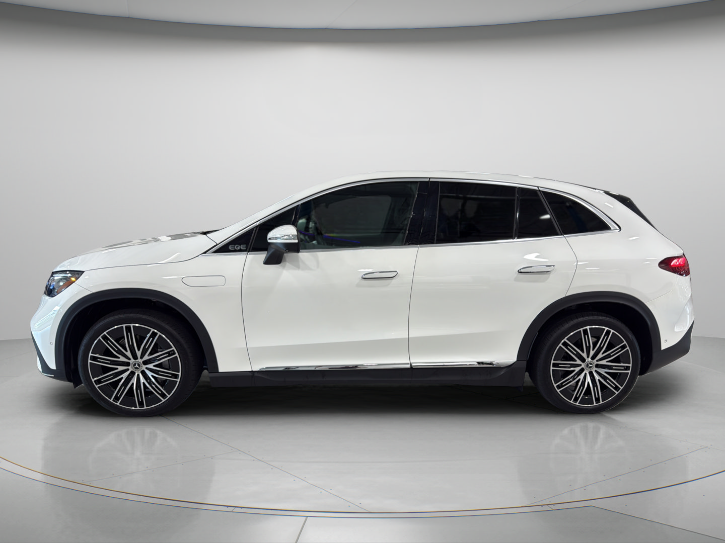 Certified 2023 Mercedes-Benz EQE 500 4MATIC SUV image 2