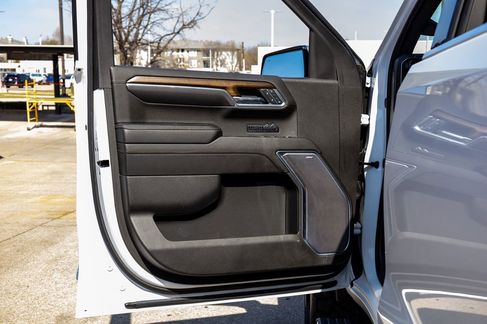 Used 2024 Chevrolet Silverado 1500 High Country w/ Technology Package AWD/4WD image 35