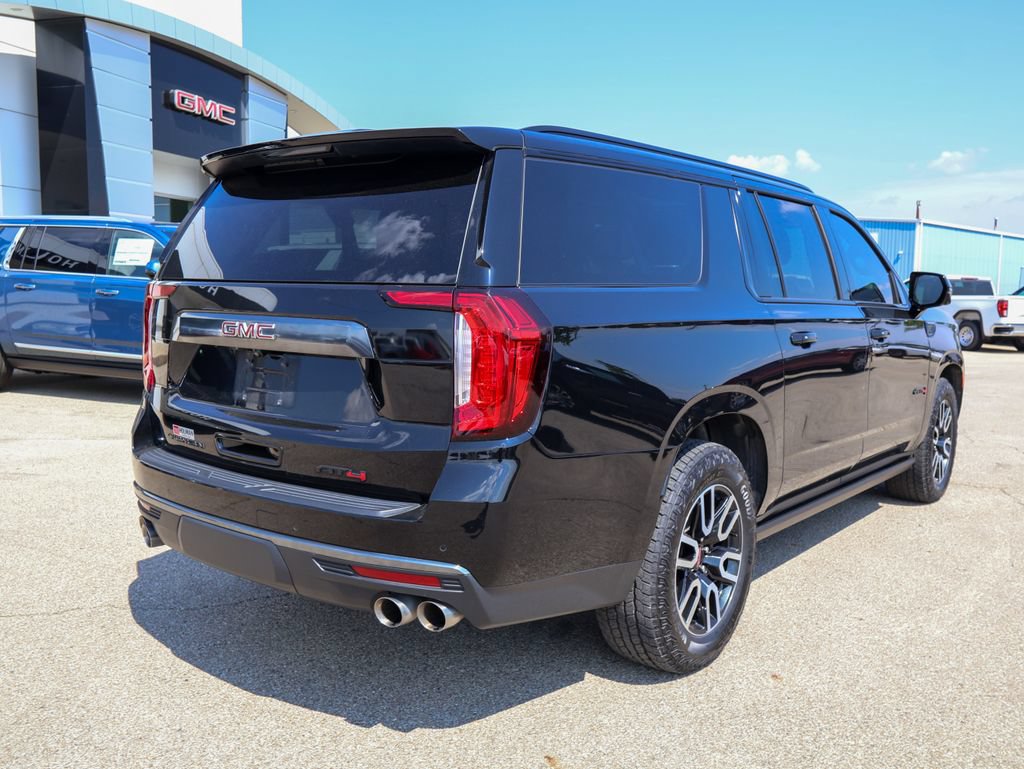Used 2023 GMC Yukon XL AT4 w/ AT4 Premium Plus Package AWD/4WD image 3