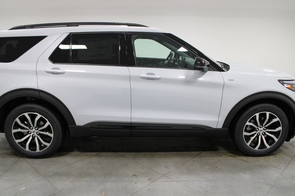 New 2026 Ford Explorer ST-Line RWD image 10