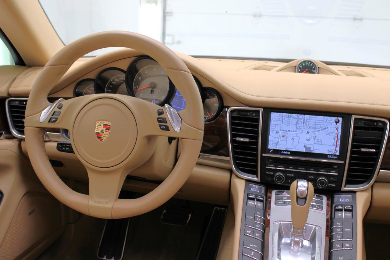 Used 2014 Porsche Panamera S image 55