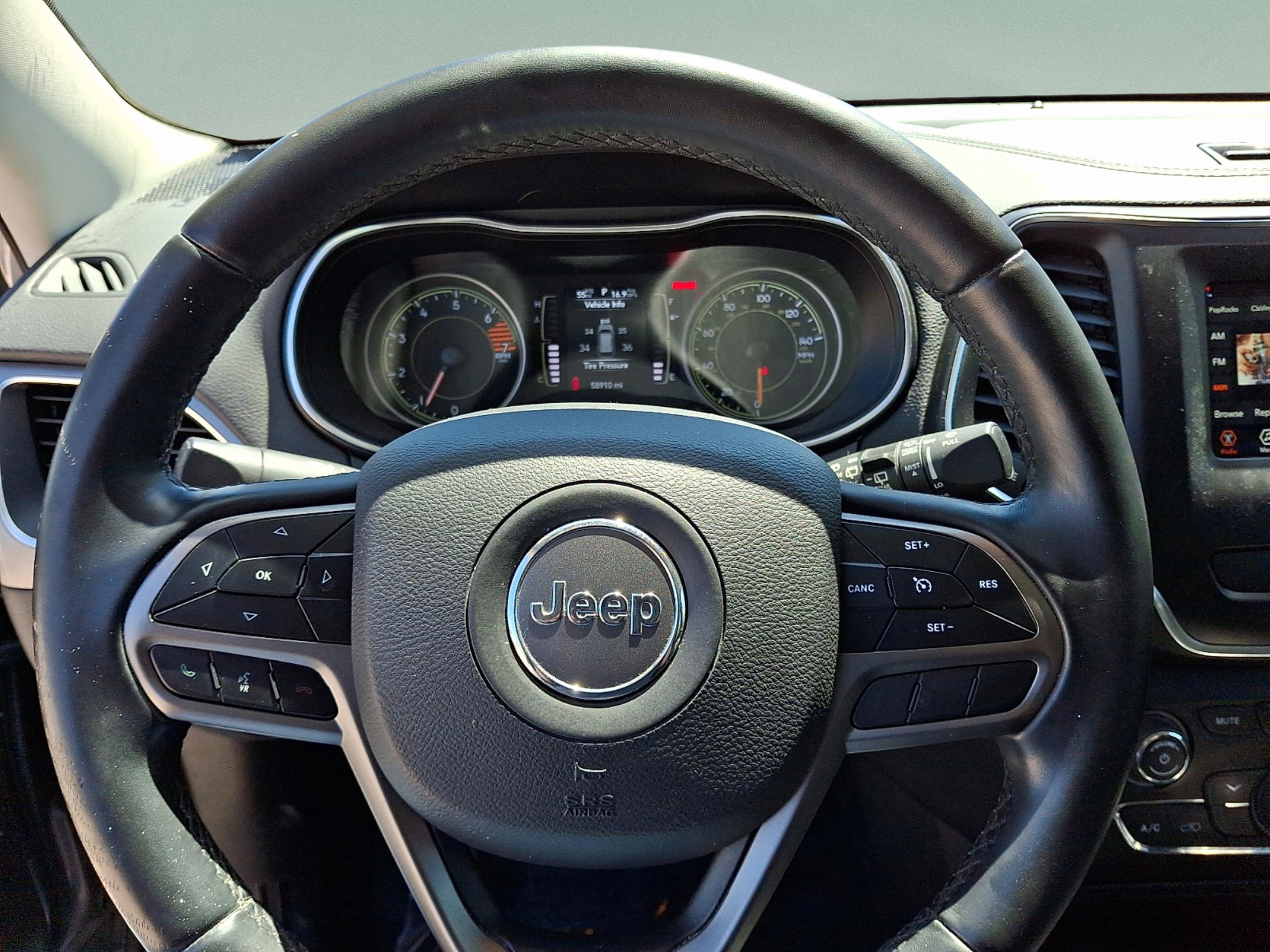 Certified 2019 Jeep Cherokee Latitude Plus AWD/4WD image 19