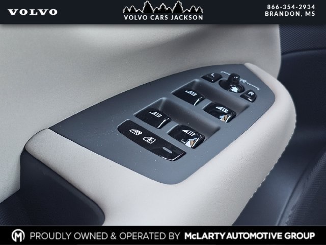 New 2026 Volvo XC90 B6 Plus w/ Protection Package Premier AWD/4WD image 13